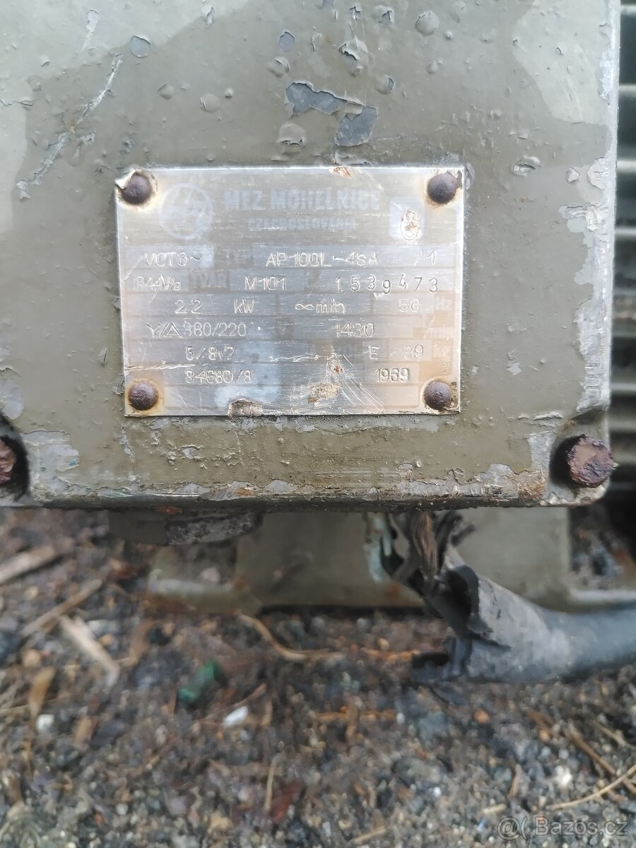 Prodám tři elektomotory - 7