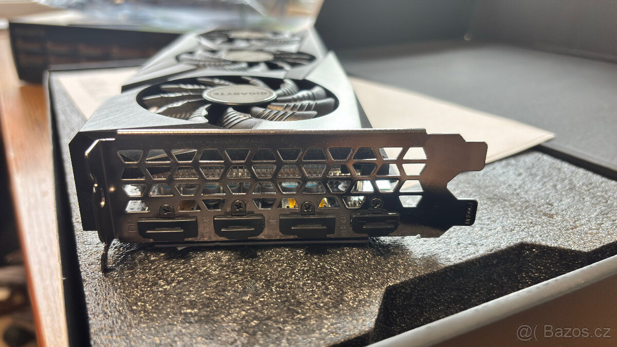 Gygabite GeForce RTX 3050 GAMING OC 8G - 7