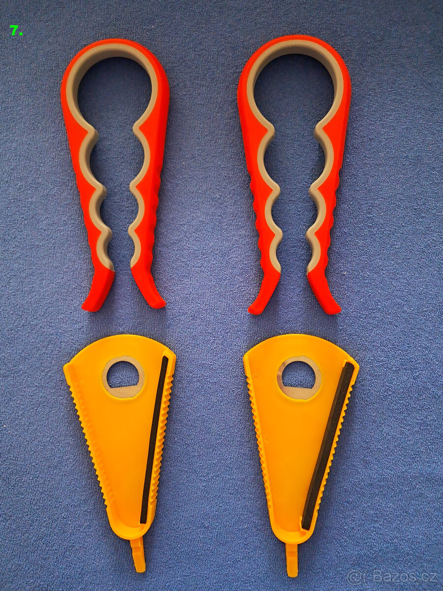 Prkénko, držáky, potrav. sáčky, lis na česnek a nůž na máslo - 7