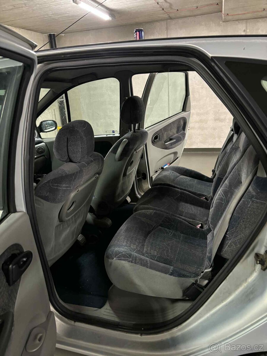 Renault Scénic 1.6 16V - 7