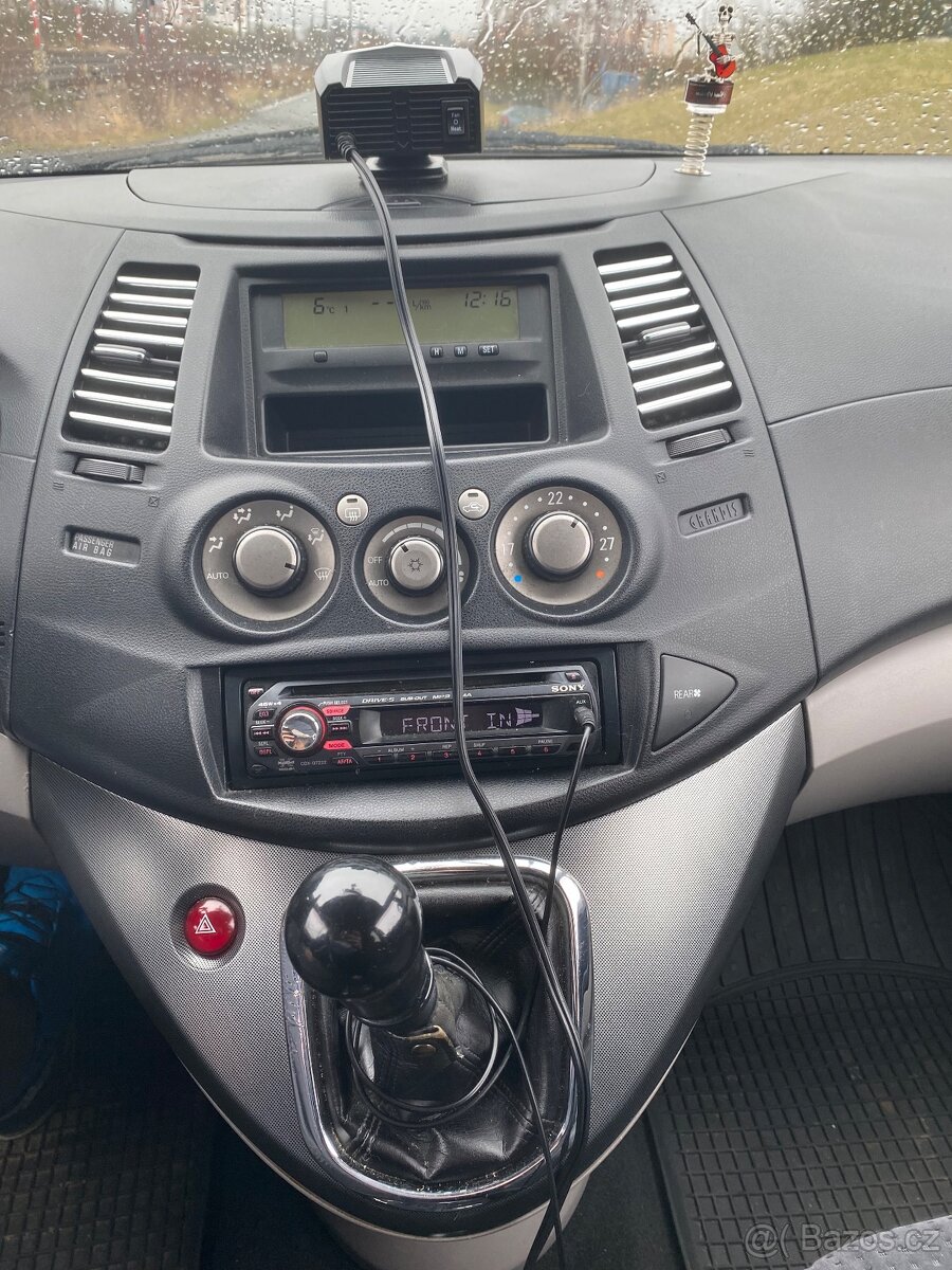 Mitsubishi grandis - 7