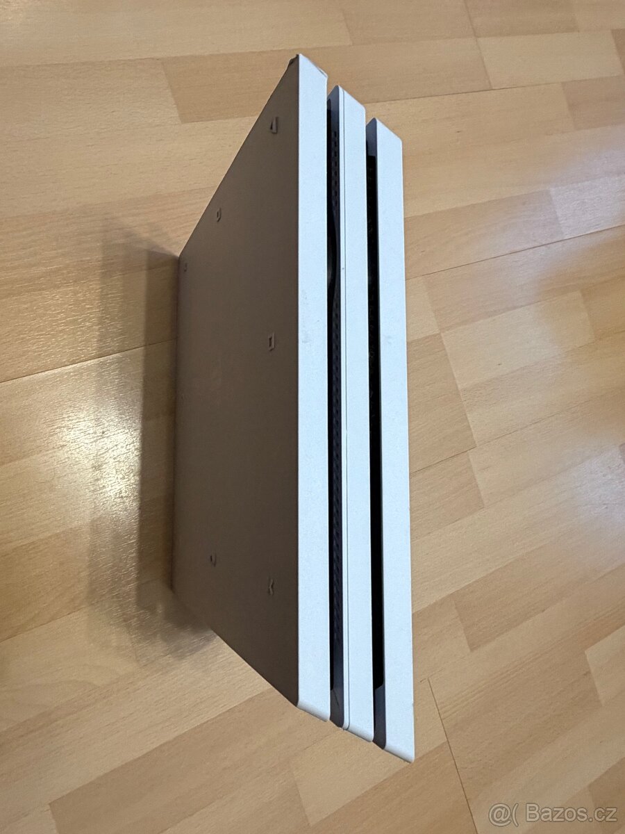 Herní konzole Sony PS4 Pro 1 TB – bílá - 7