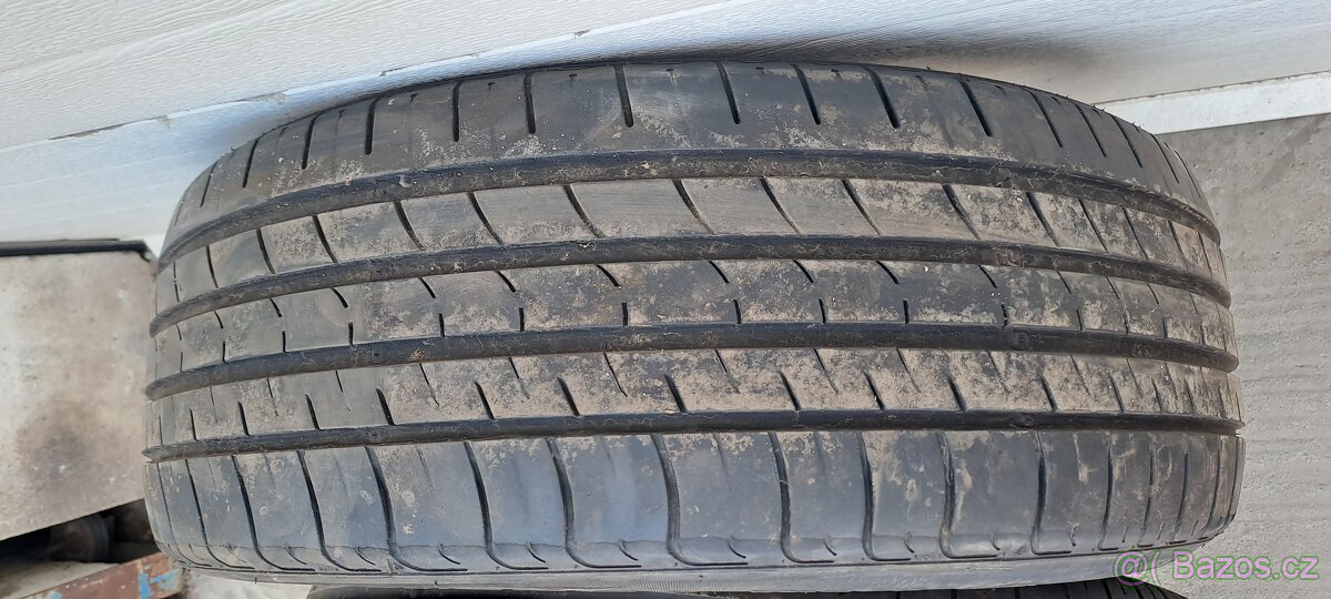 Pneu 225/55R18 - 7