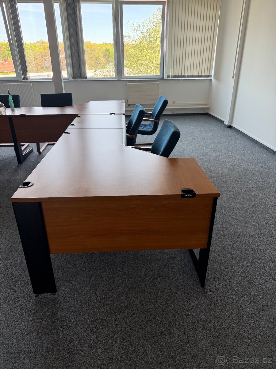 Kancelářský nábytek - 7