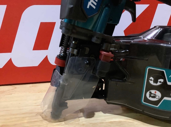 Pneumatická hřebíkovačka MAKITA AN935H - 7