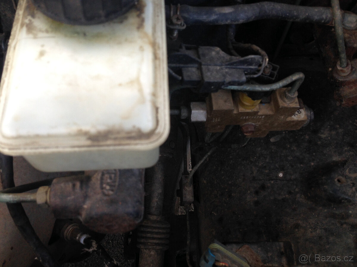 Kia Sportage 2,0i 1998 4x4 - díly - 7