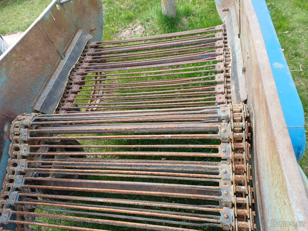 Sazeč a Tek na brambory za traktor - 7