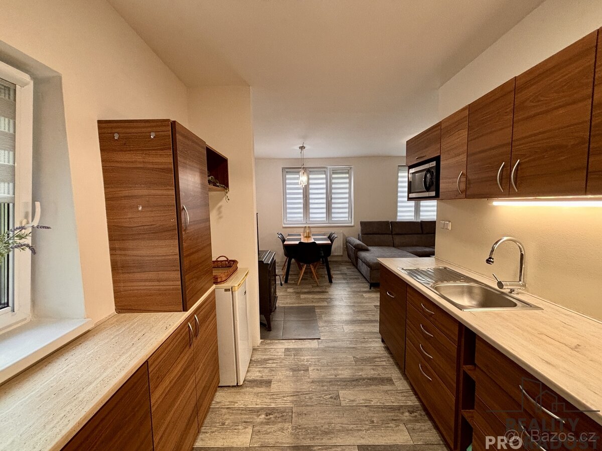 Prodej chaty 4+kk 133 m2, pozemek 728 m2, k celoročnímu bydl - 7