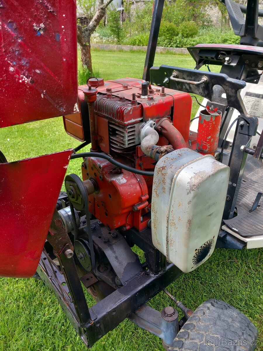 Prodám zahradní traktor malotraktor Iseki - 7