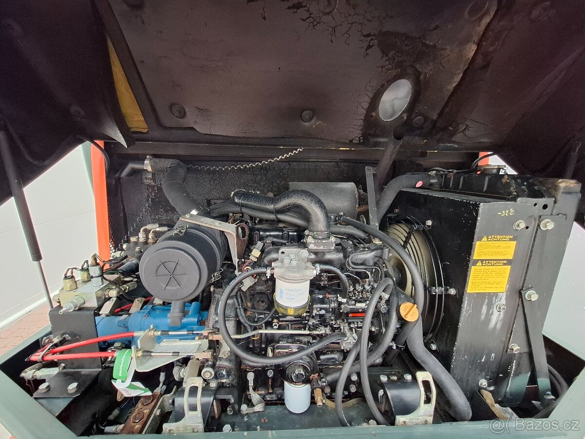 Prodám kolový bagr Yanmar B50W - 7