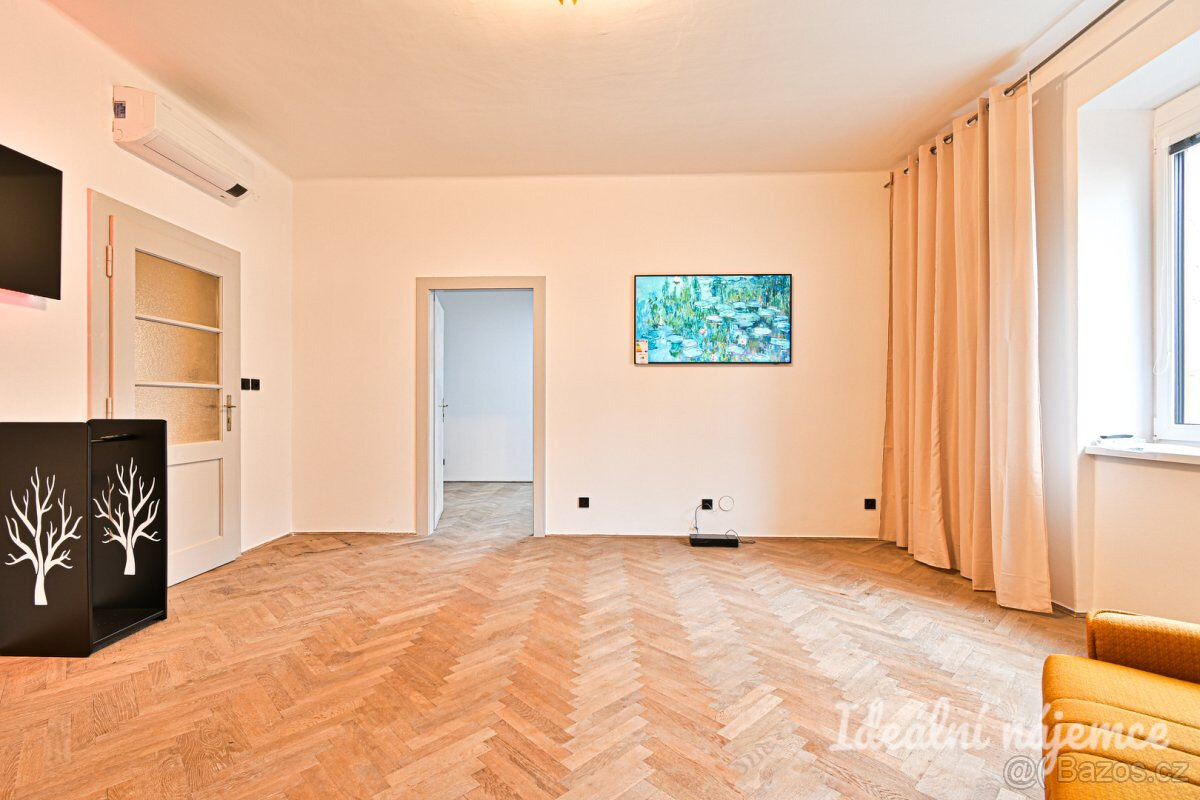 Pronájem bytu 2+1, Hálkova 1157/10, Znojmo - 22.300,- Kč/měs - 7