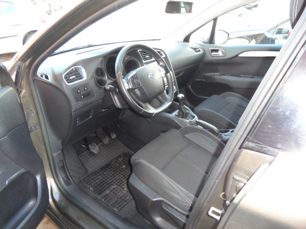 Citroen C4 1.6 HDi,66kw,1.maj.zak v ČR,naj.114000km - 7