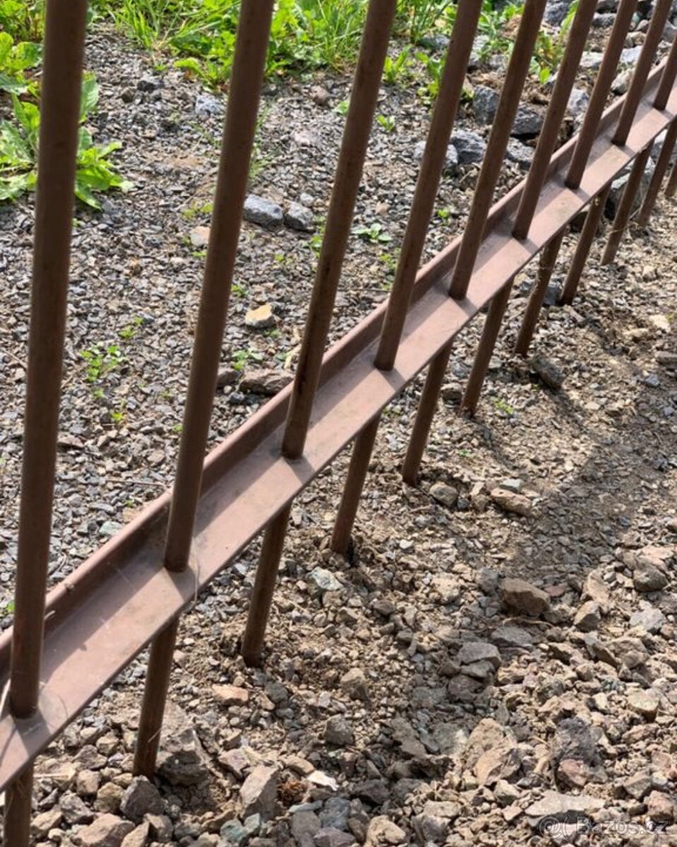 Mříž na stavební buňku - 7