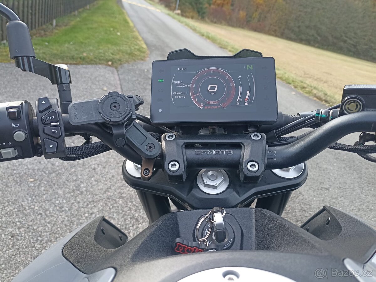 CF MOTO 300 NK + padáky + kufr - 7