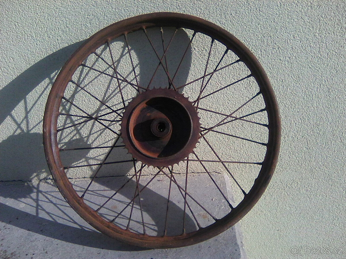 čz 125/150 - motor,rozeta,kolo,náboj,startpáka,válec čz125b - 7