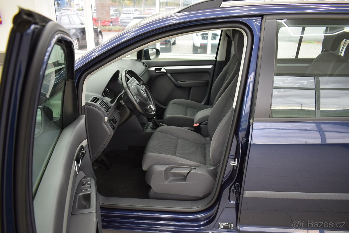 Volkswagen Touran 1,6 TDi 77 kW, 7-míst,NAVI,1.maj., - 7
