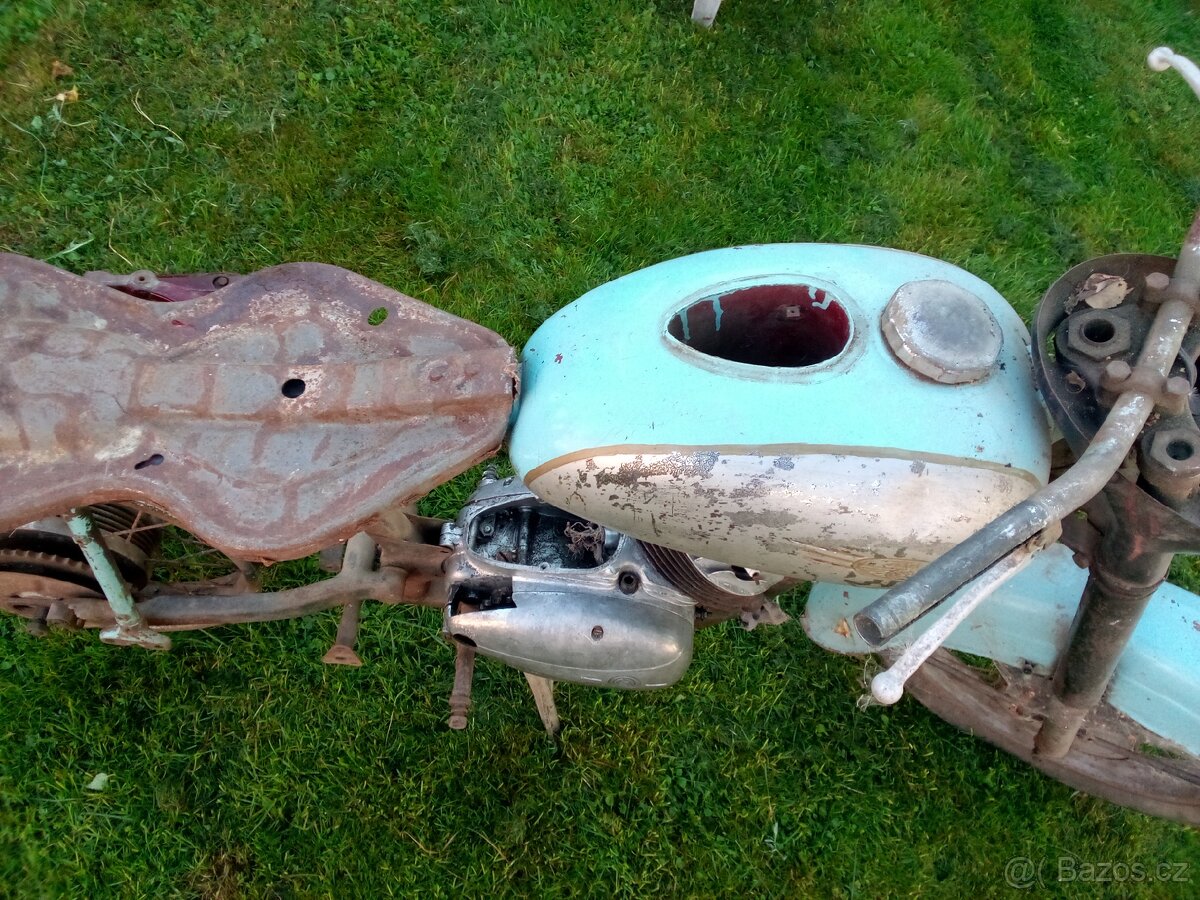 Jawa ČZ 150 kyvacka - 7