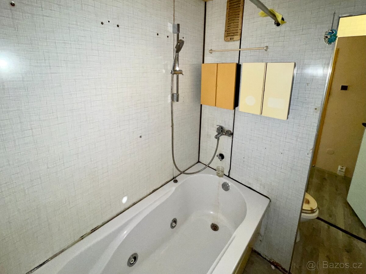 Prodám byt 2+1 se 2 balkony, ul. Stavbařská, Chomutov - 7