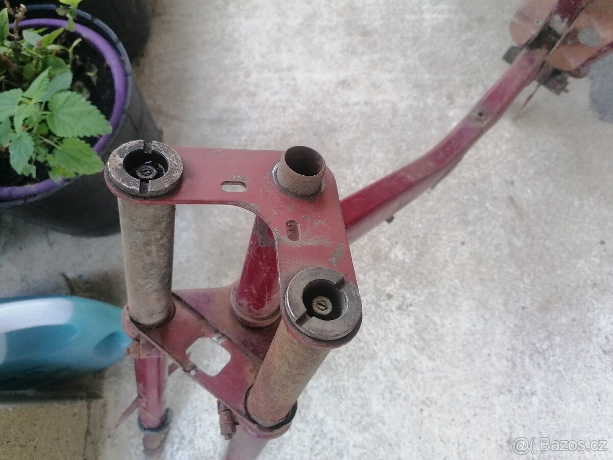 Predám rám s vidlicami na Jawa 555 pionier - 7