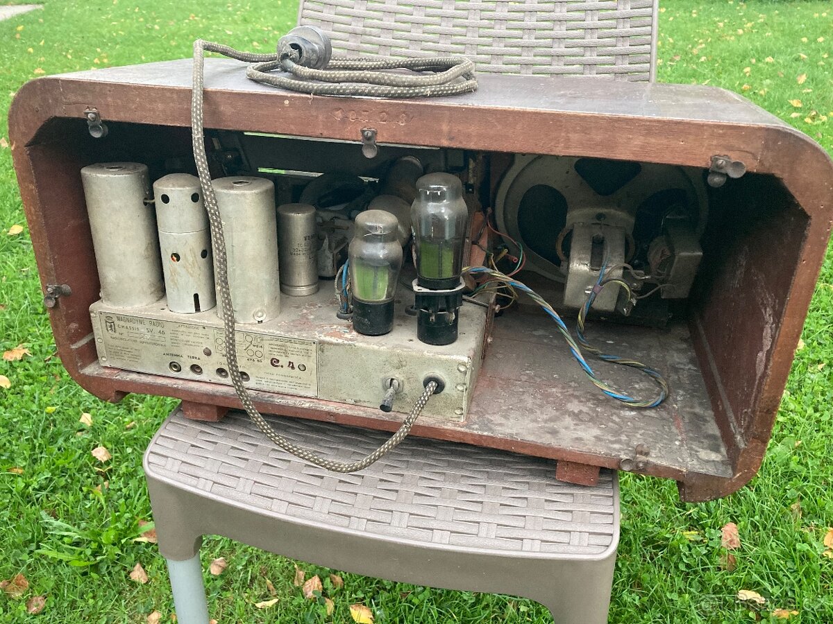 Starožitné retro rádio magnadyne - 7