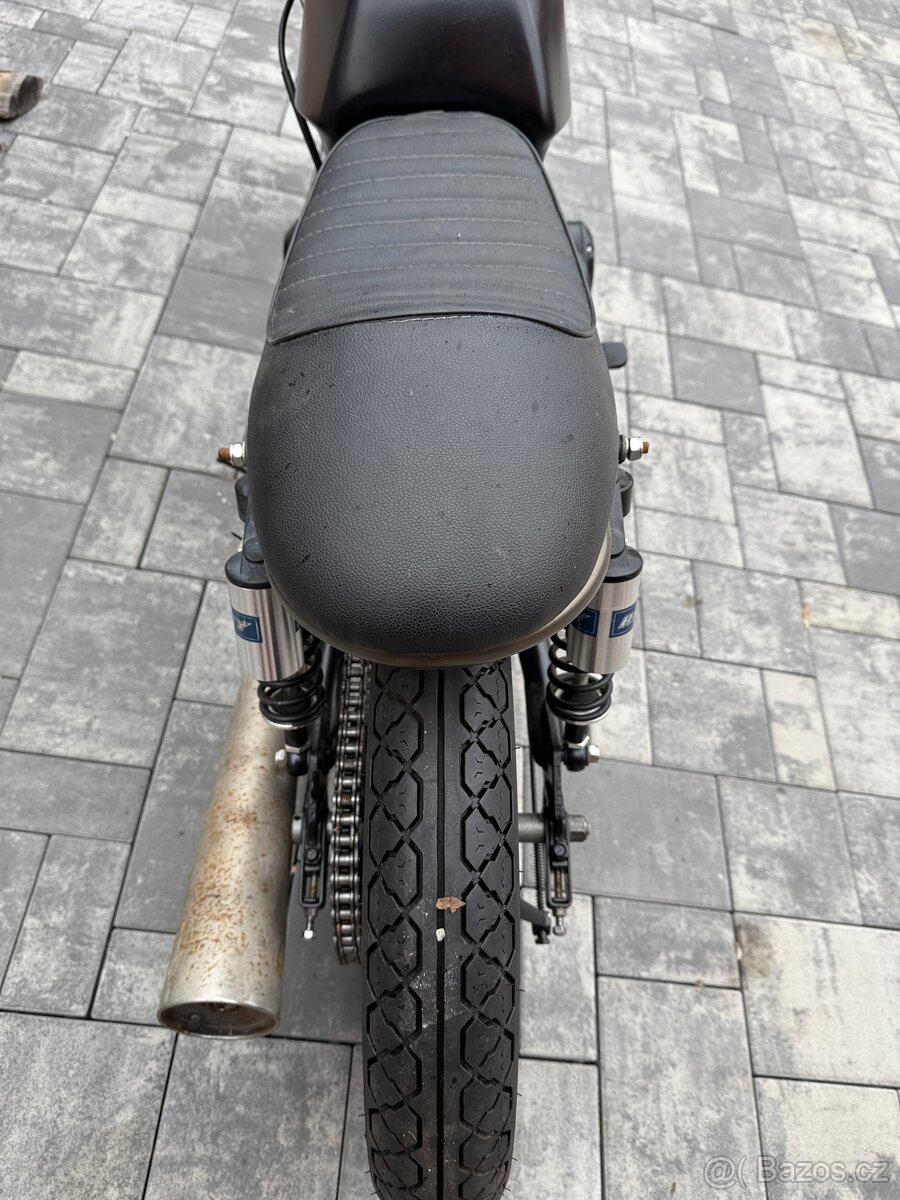 Suzuki GSX400e Cafe Racer - 7