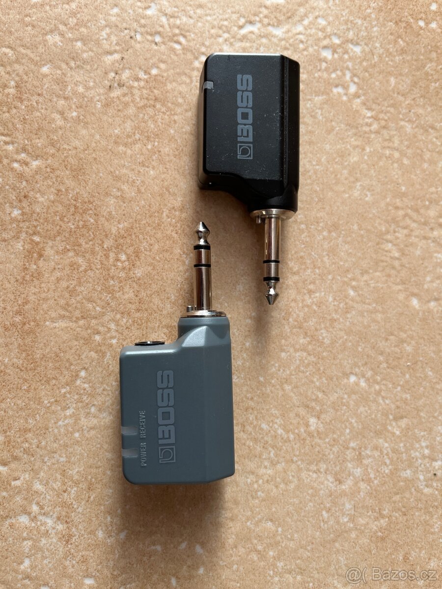 Prodám Roland AX-Edge + originál obal + stojan + Boss 20-WL - 7