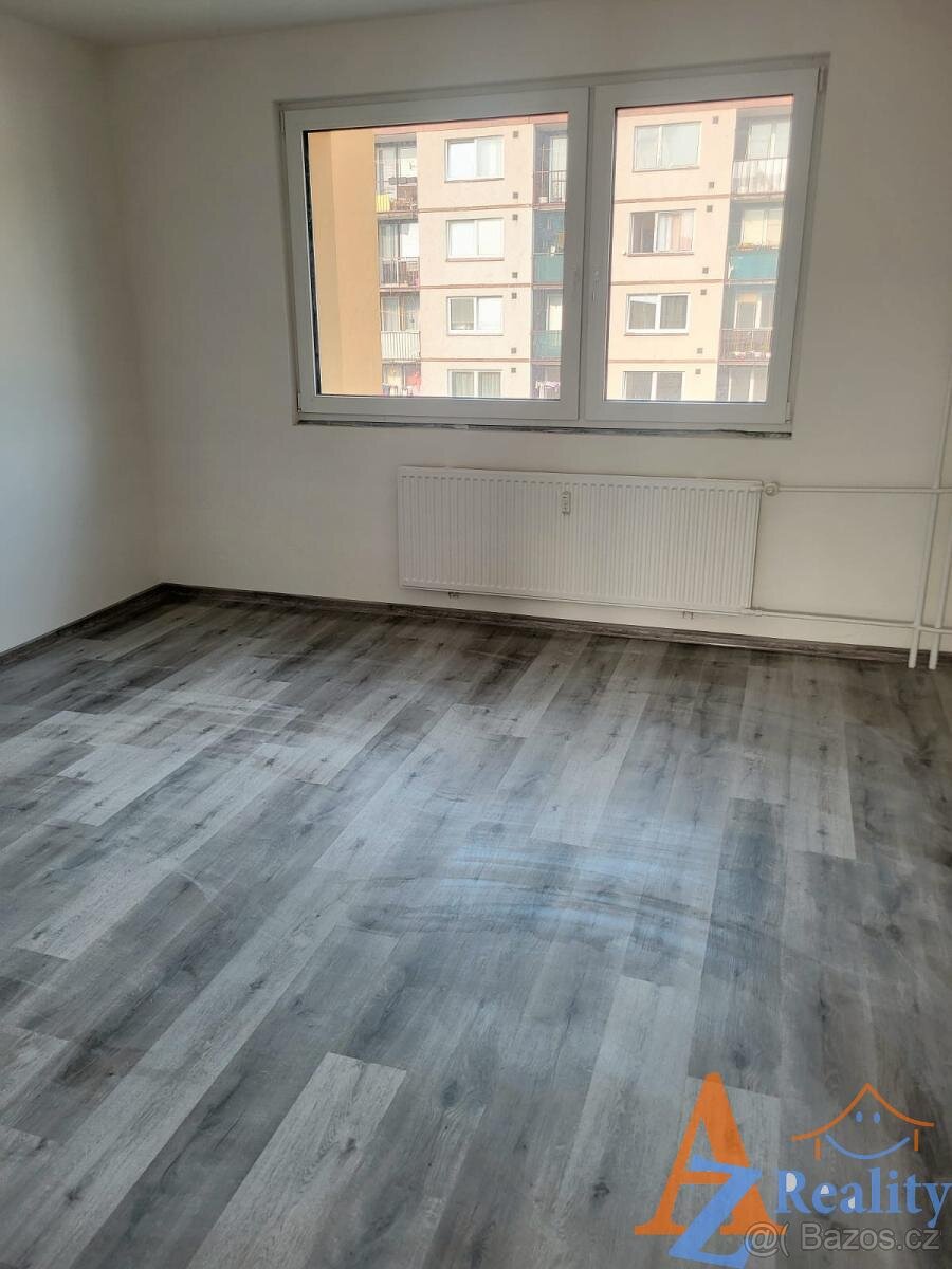 Nabízíme dlouhodobý pronájem bytové jednotky, 3+1/L, v ulici - 7
