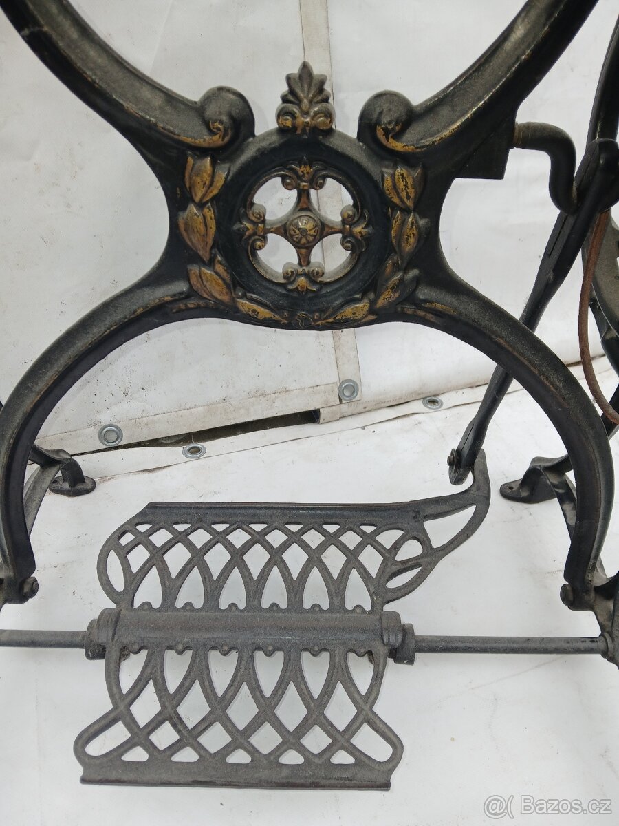 Šicí stroj stary - 7