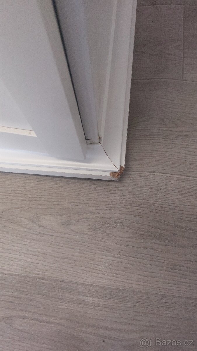 Skříň bílá 2. Jakost - 7