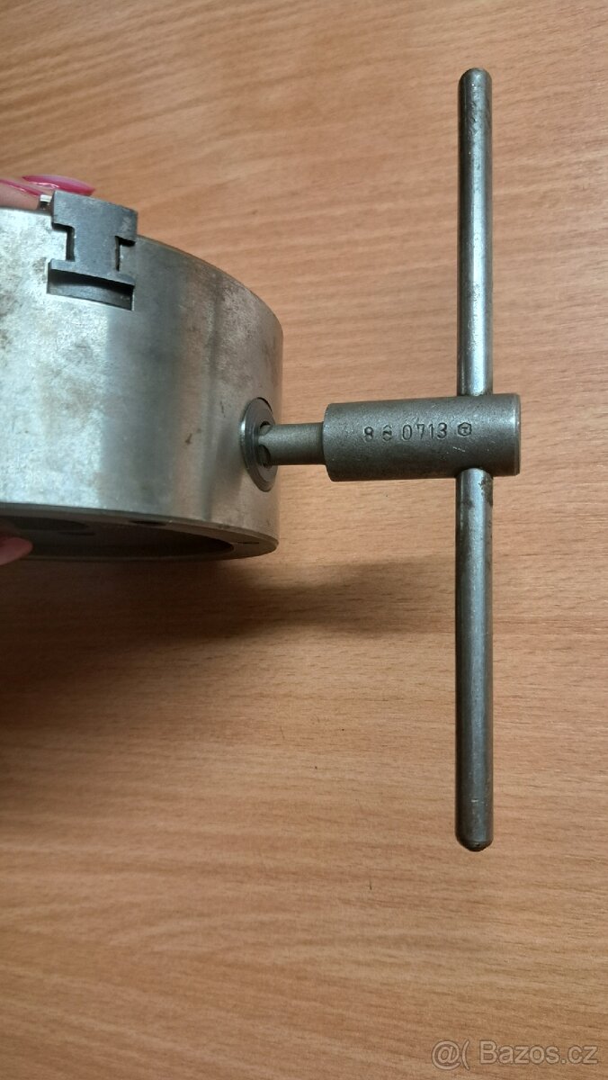 Čtyřčelisťové sklíčidlo TOS – ČSN - 7