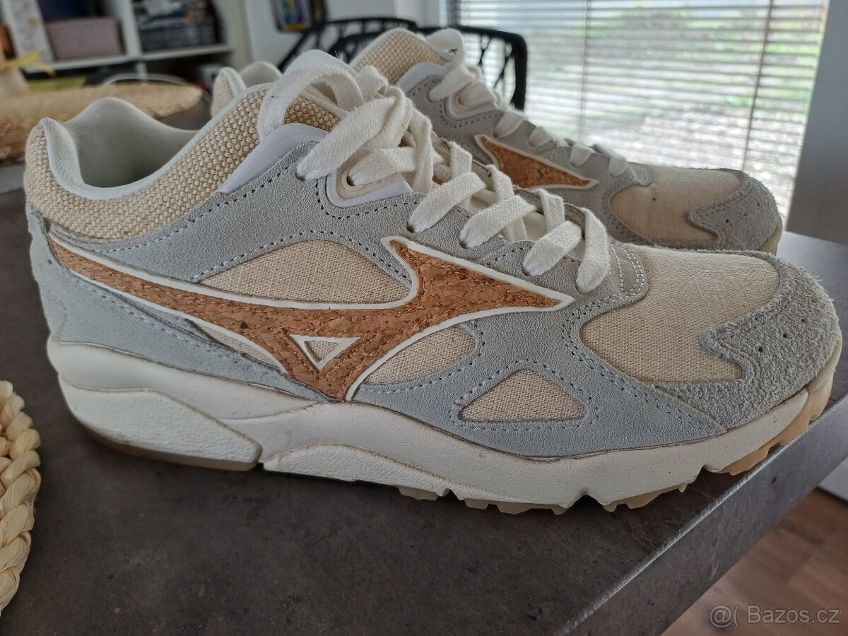 Unisex tenisky Mizuno SKY medal vel.40 - 7