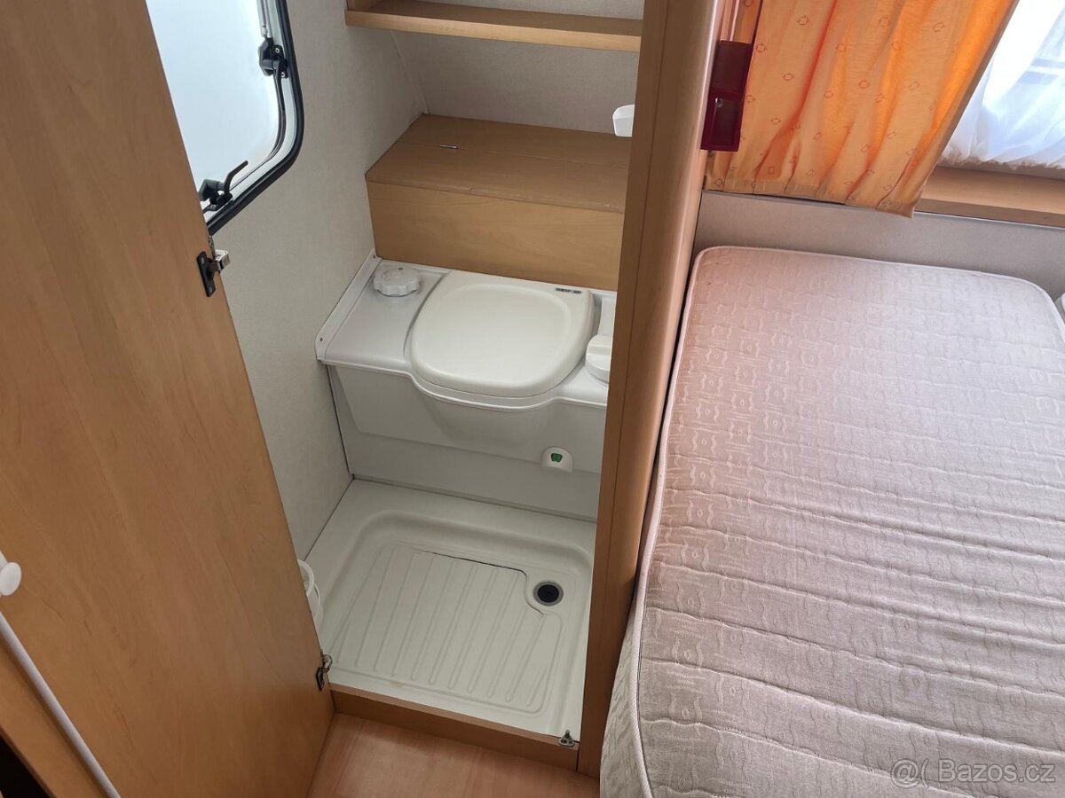 Delta Euroliner 440, 4 osoby, bojler, stan, fr.postel - 7