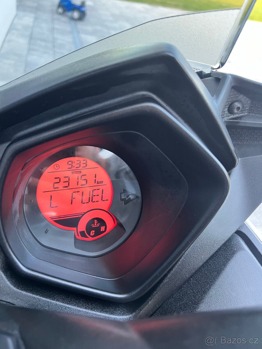 YAMAHA X-MAX 125 - 7