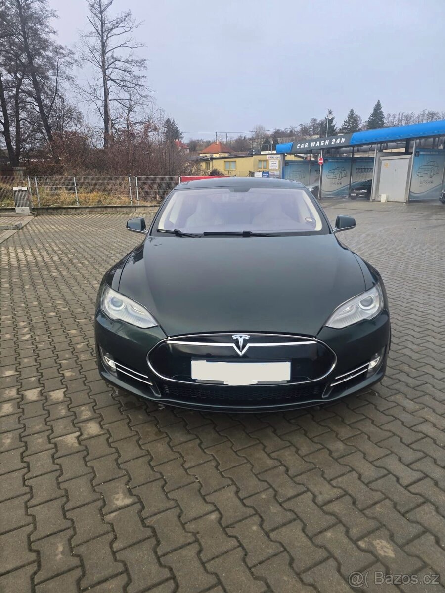 Tesla Model S 85 Free Supercharger - 7
