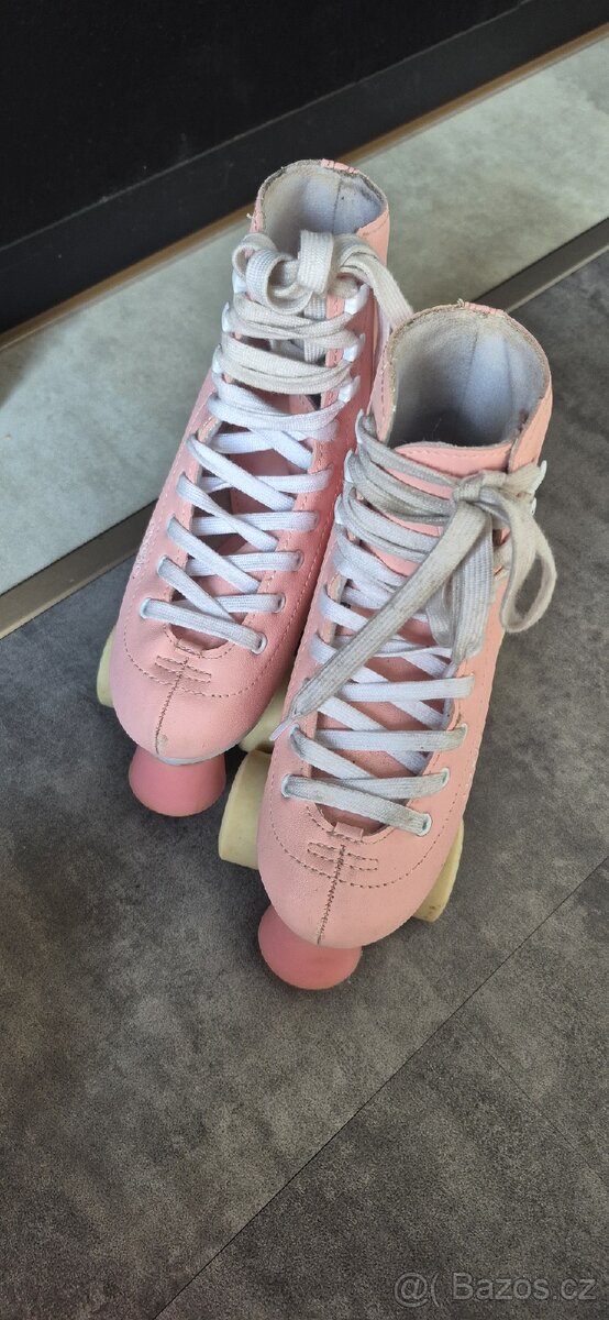 Kolečkové brusle na bruslení QUAD - 7