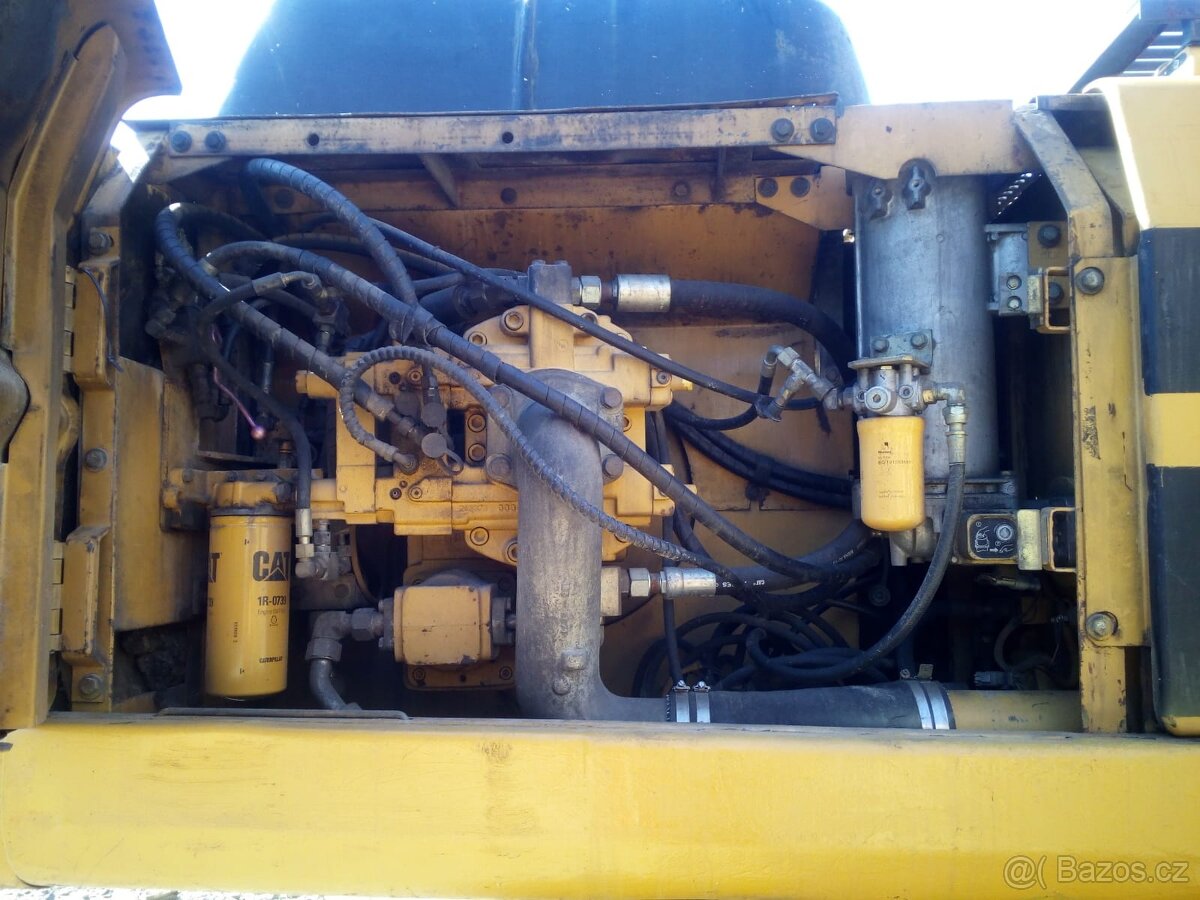 Caterpillar CAT 330B UHD - 7