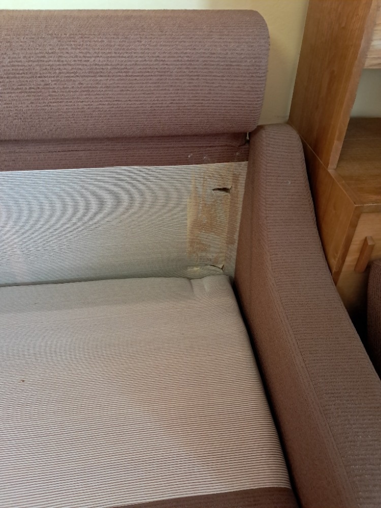 rozkládací válenda s křesly a taburety - 7