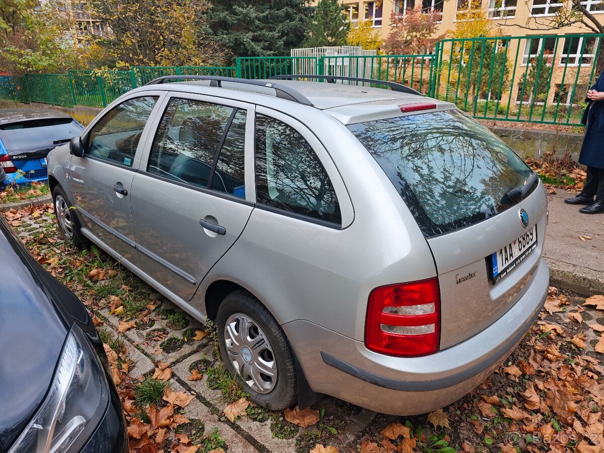 ŠKODA FABIA COMBI STŘÍBRNÁ - 7
