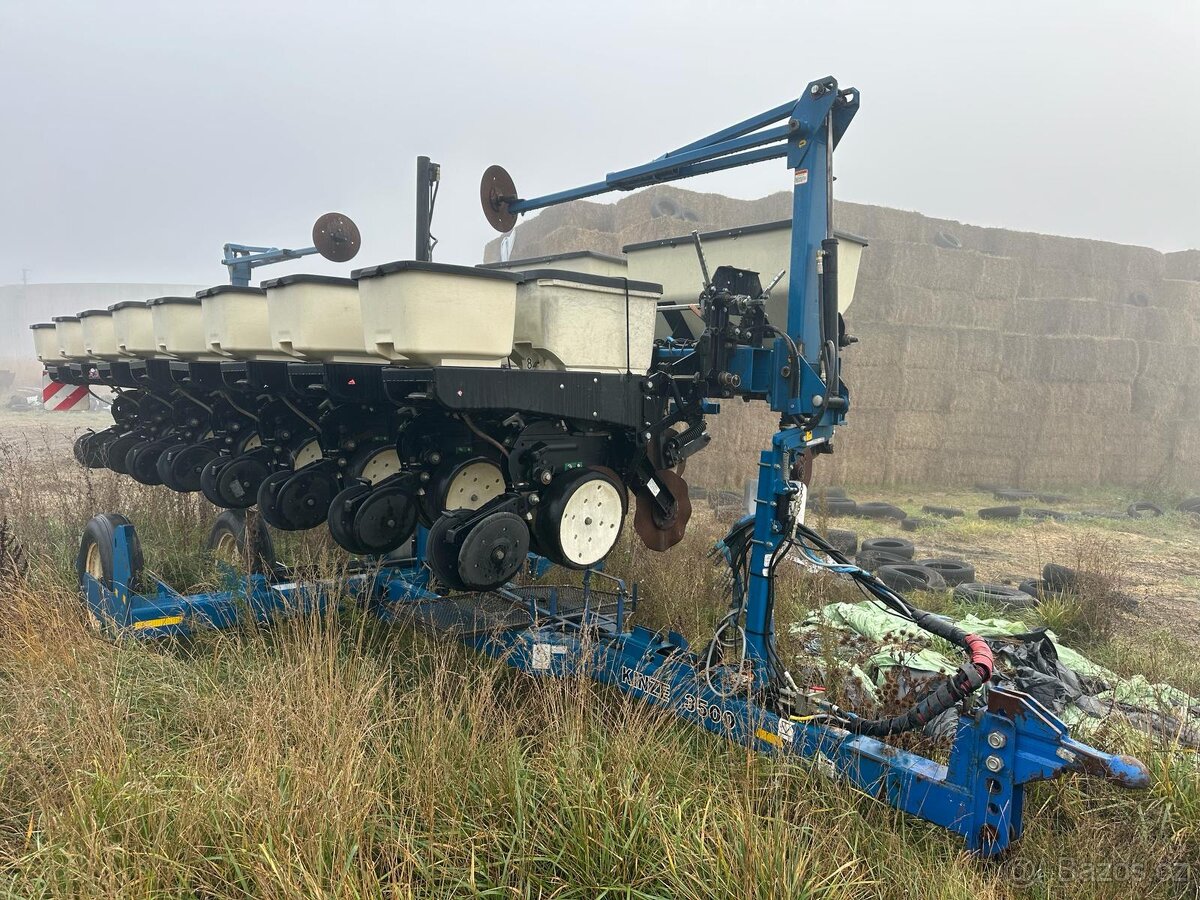 Secí stroj Kinze 3500 - 7