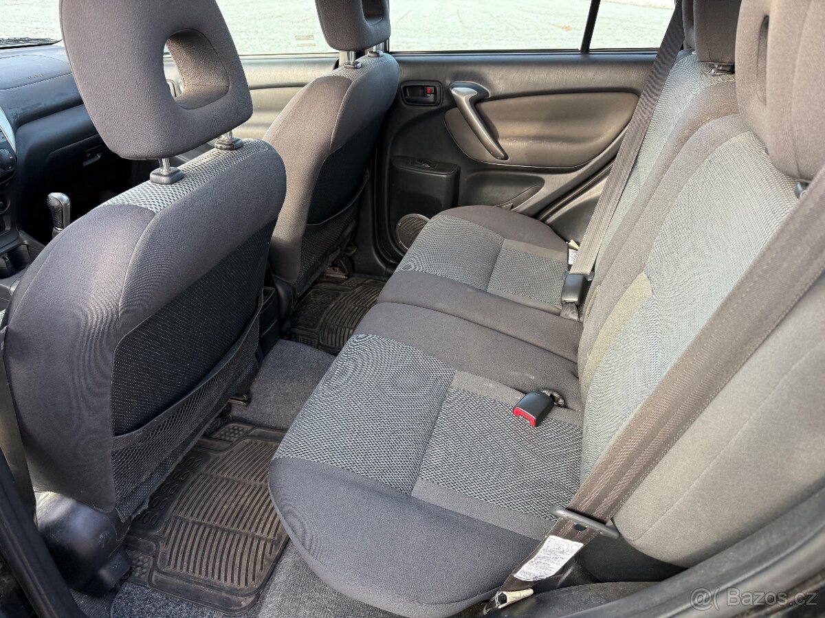 Toyota RAV4 2.0 D 85kw 3/2005 - 7