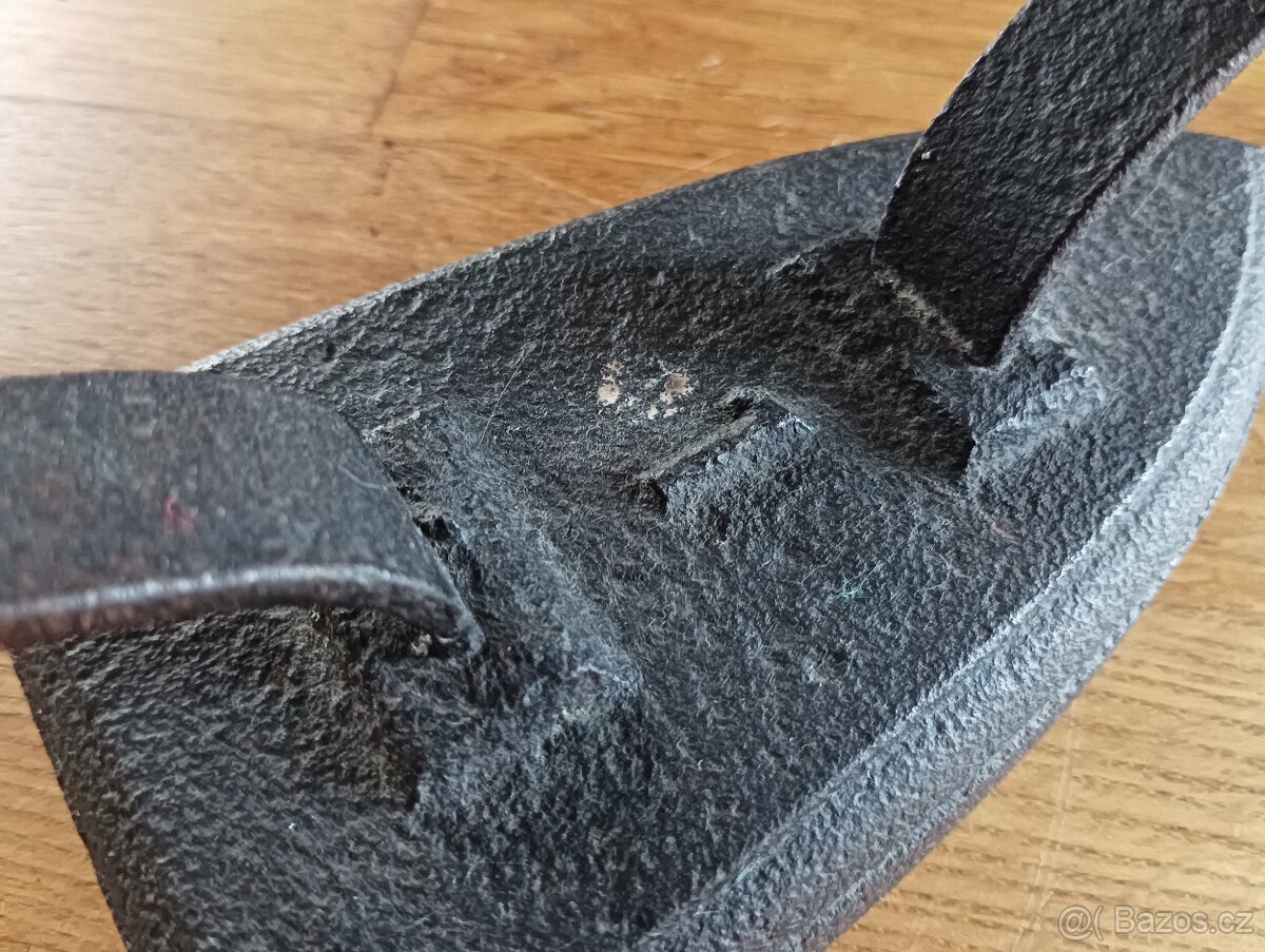 STAROŽITNÁ NAHŘÍVACÍ ŽEHLIČKA 19. STOL. FRANCIE - 7