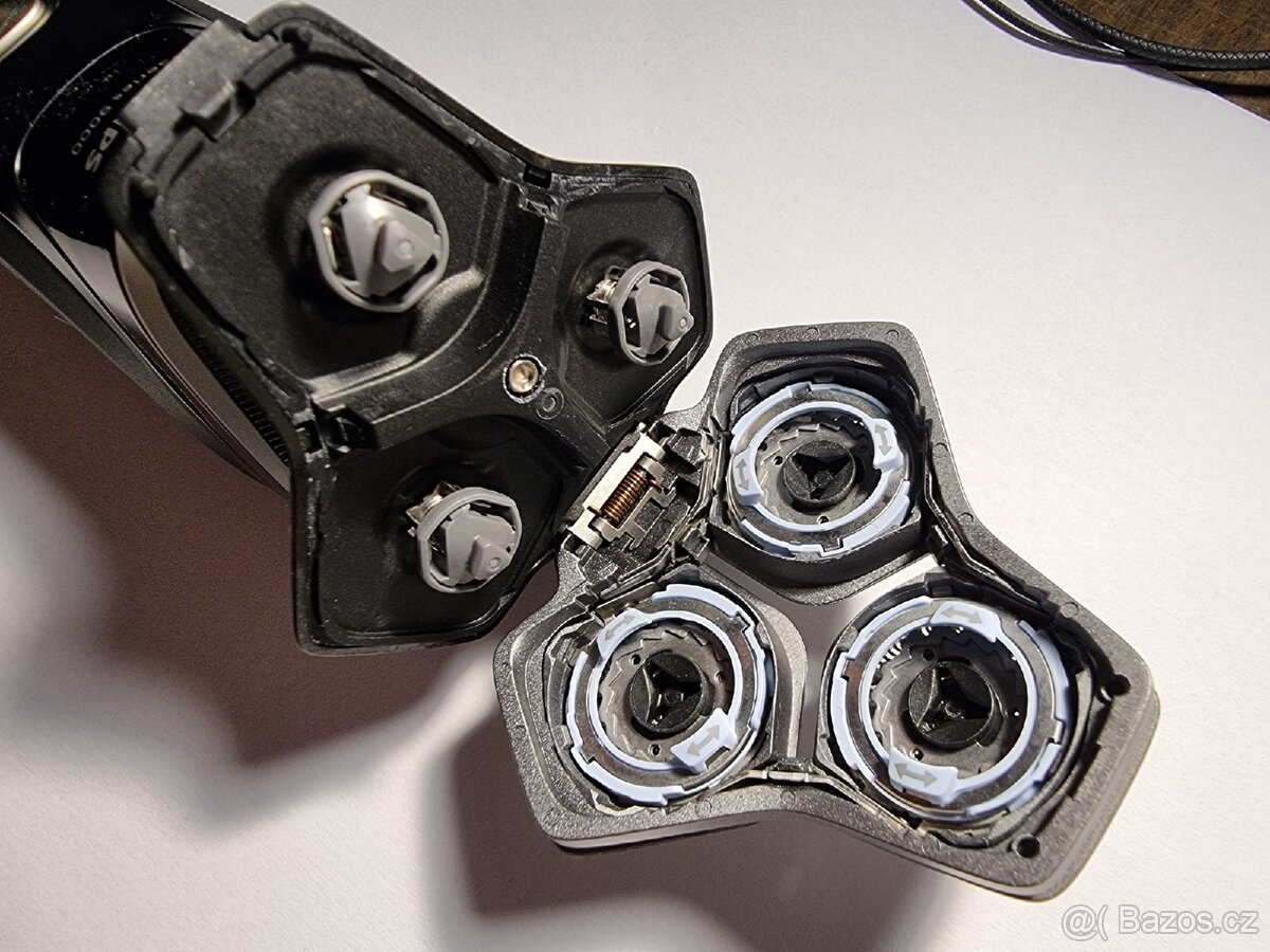 Elektrický holicí strojek PHILIPS S9976/55 - 7