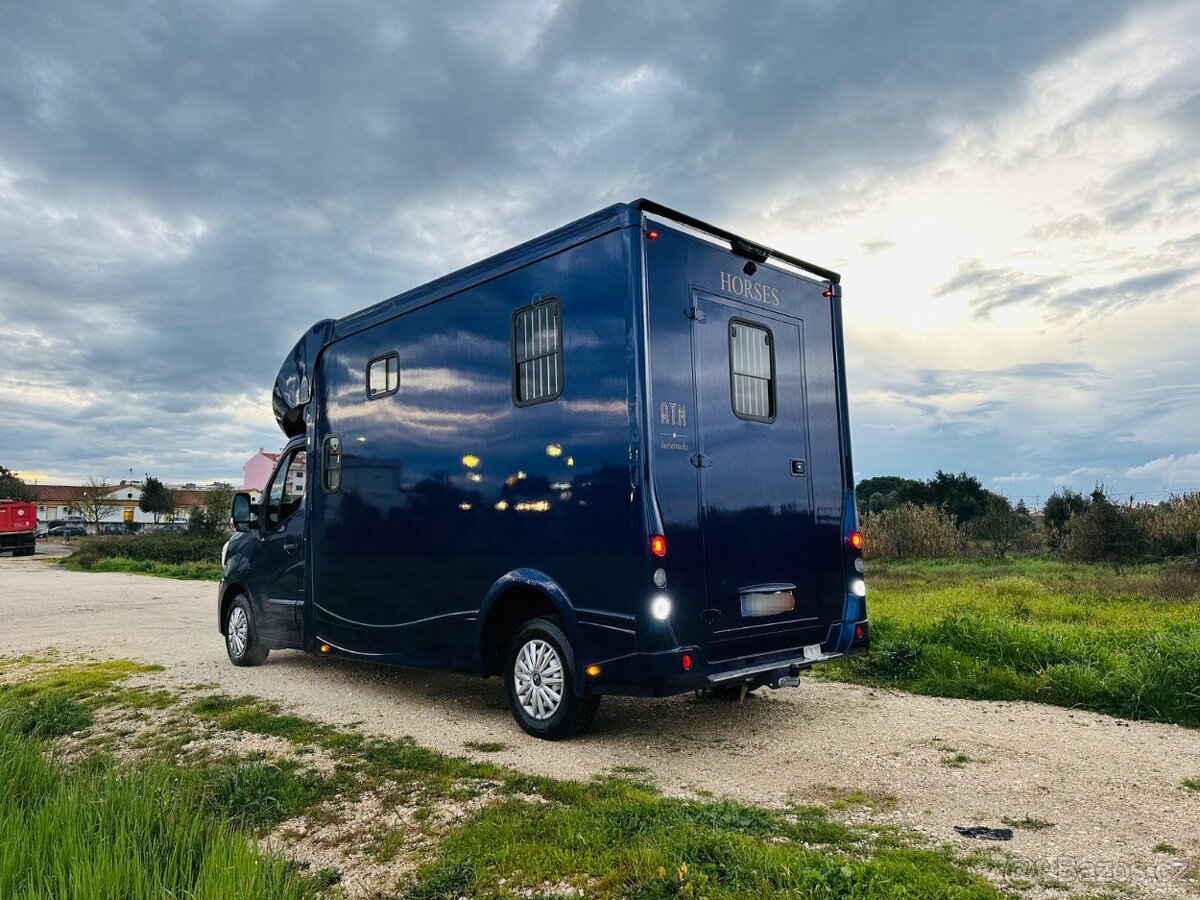 Přepravník na koně Renault ATM 5-místný / Automat - 7