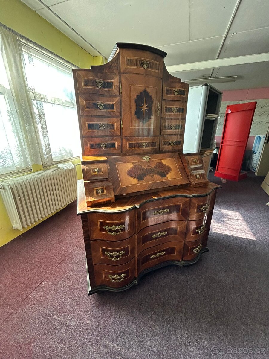 Starožitný nábytek - 7