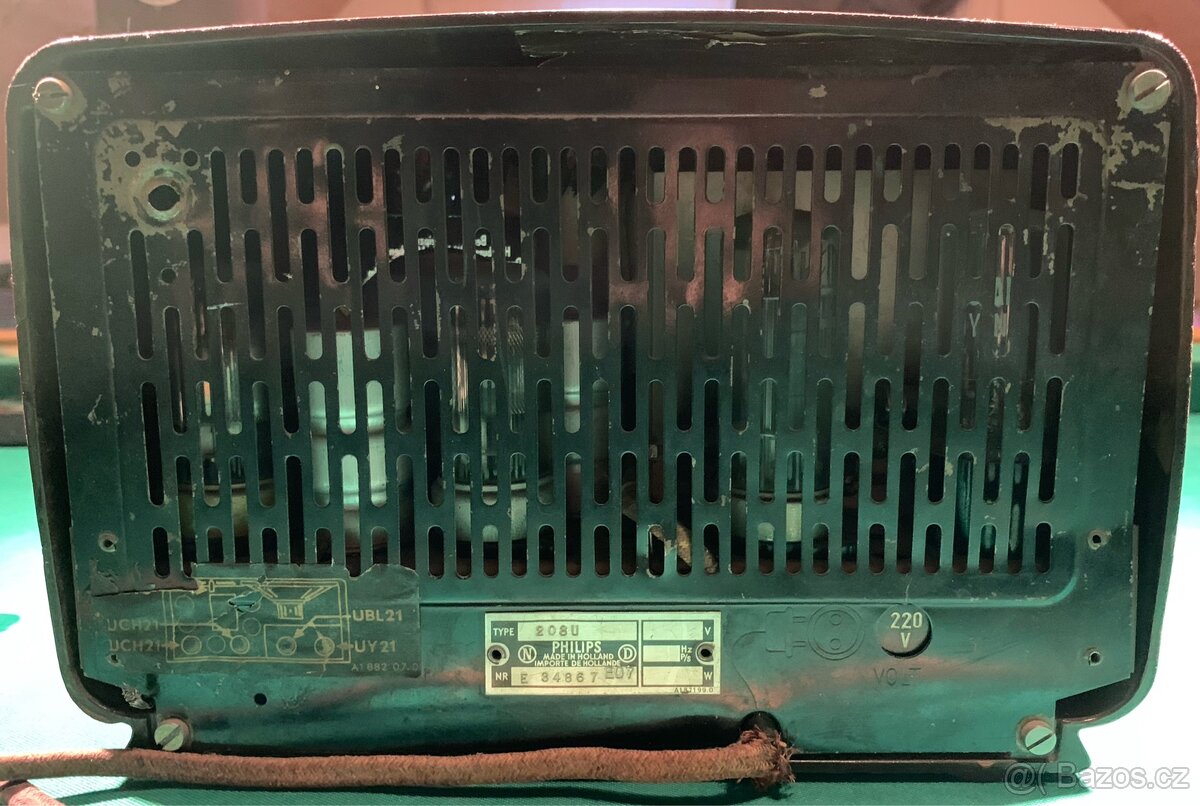Vintage bakelitové rádio - 7