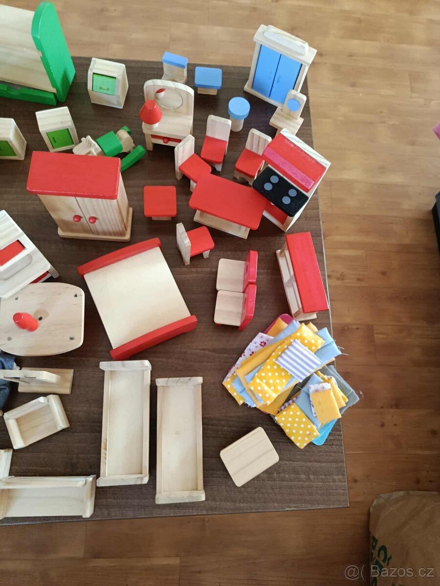 Velký dřevěný domeček pro panenky - 7