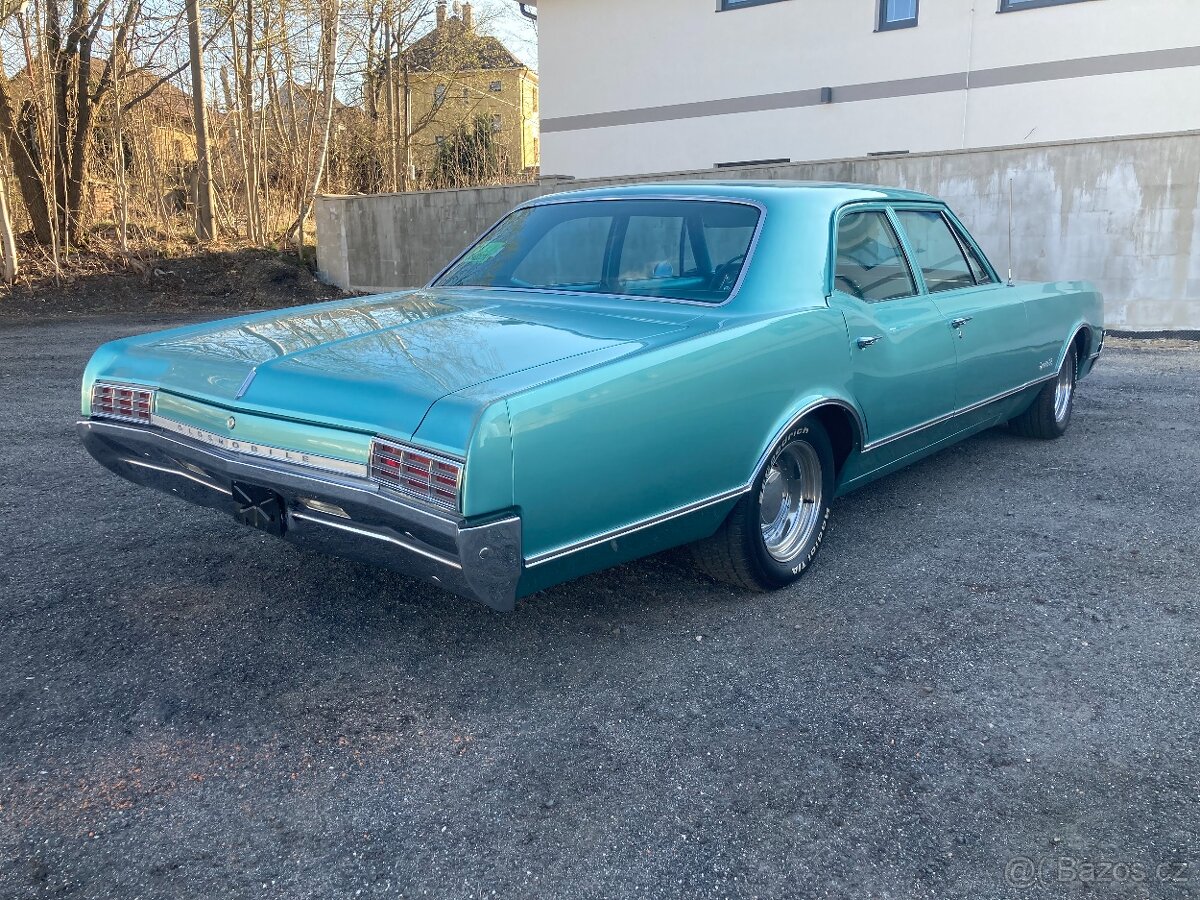 OLDSMOBILE DYNAMIC 88 - 7