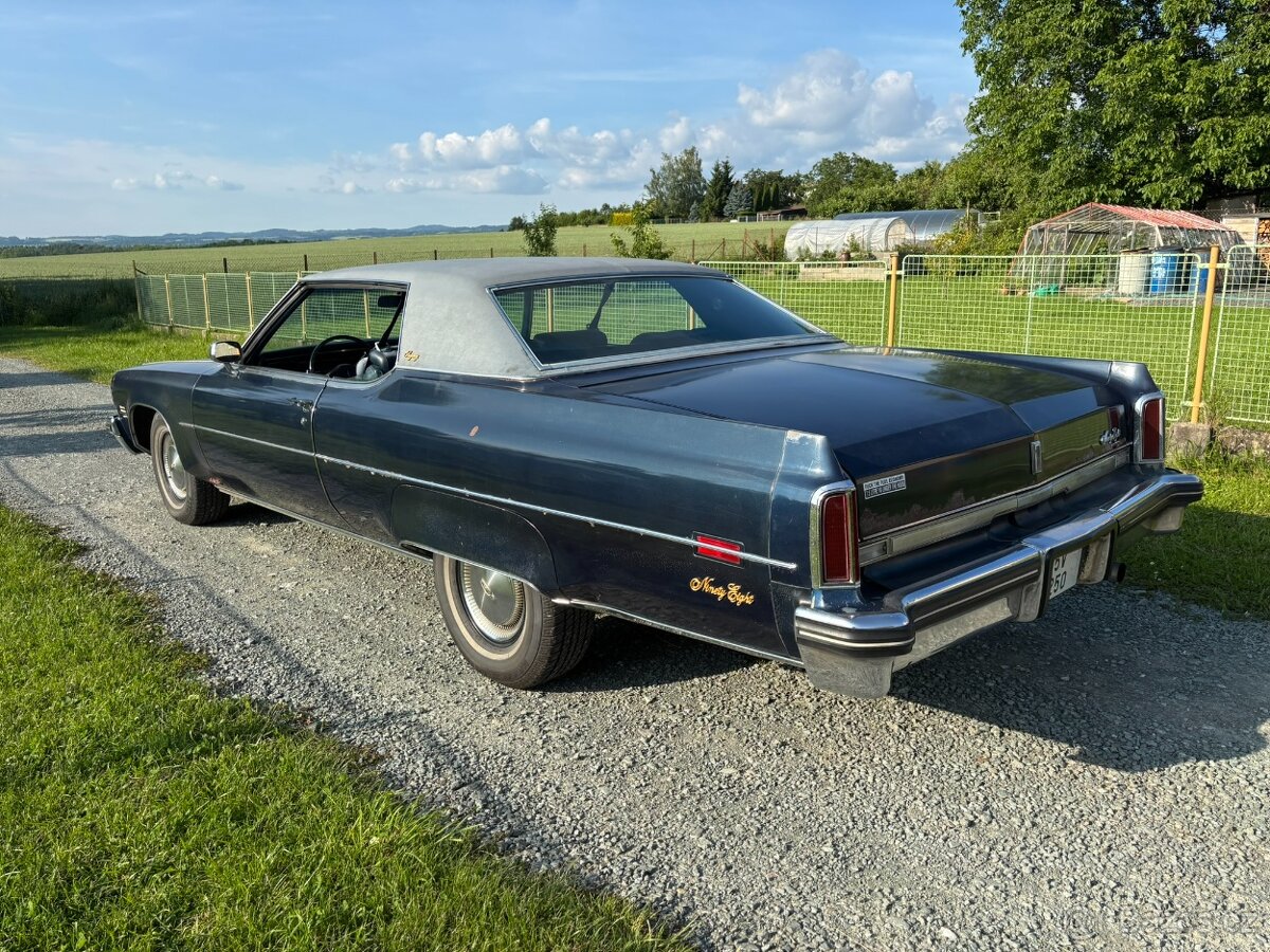 Oldsmobile Ninety-Eight Regency Coupe - 7