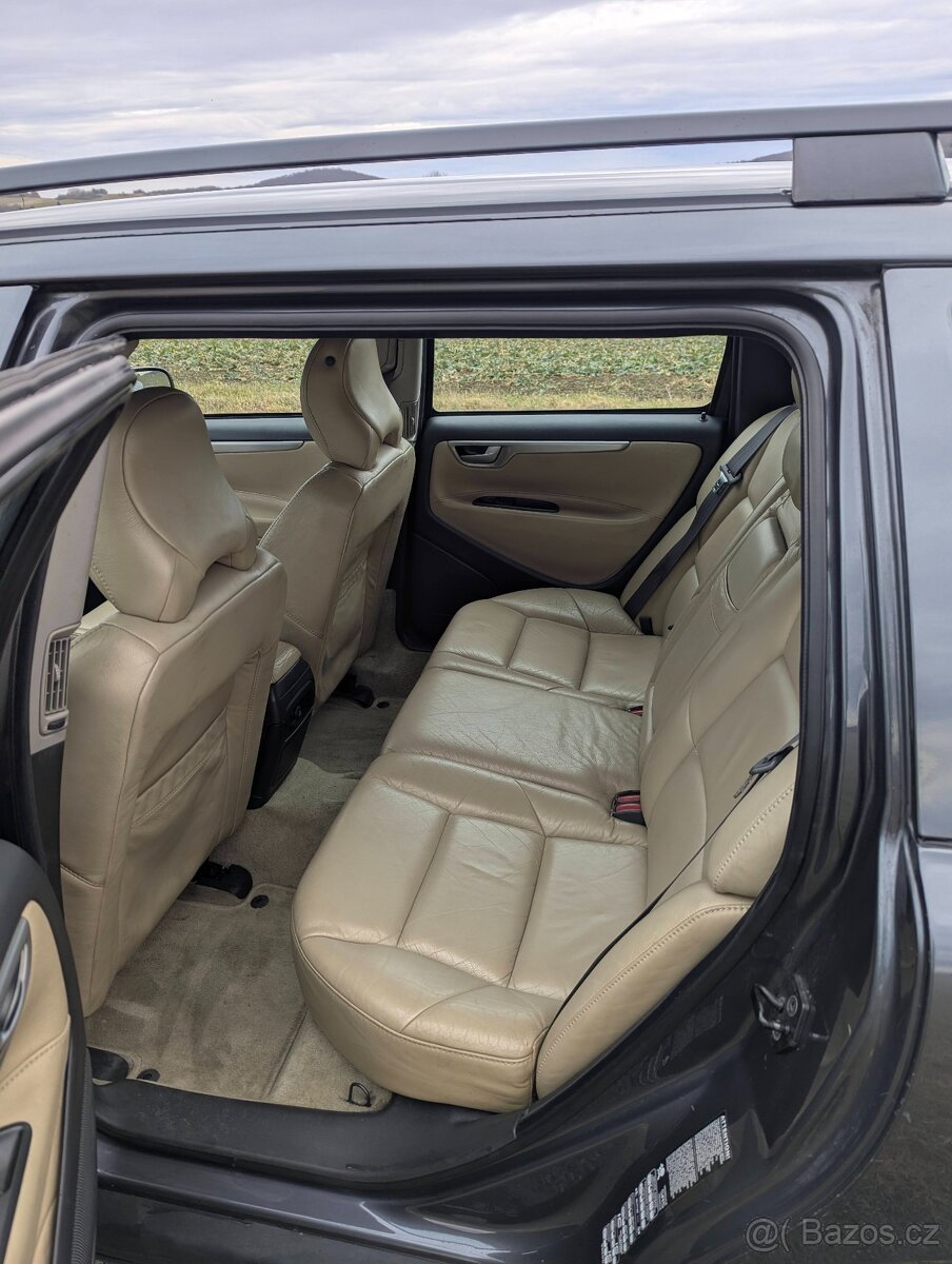 Volvo V70R 2004 Manuál - 7