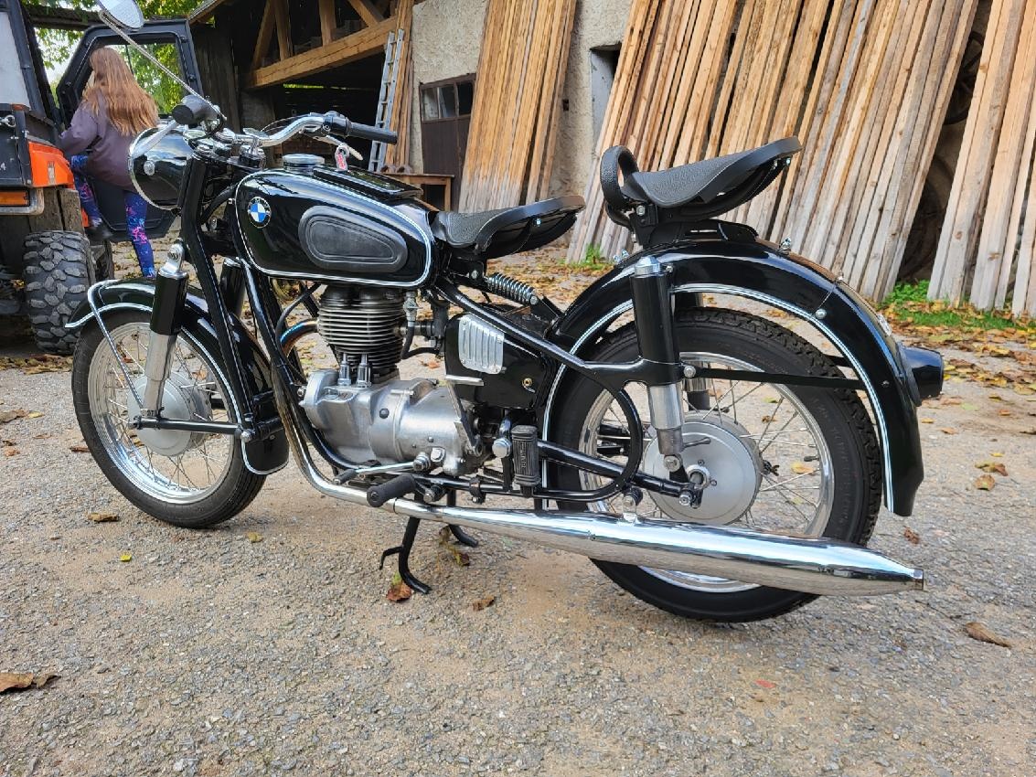 BMW R26 1956, všechny čísla shodné,včetně bílé SPZ a TP - 7
